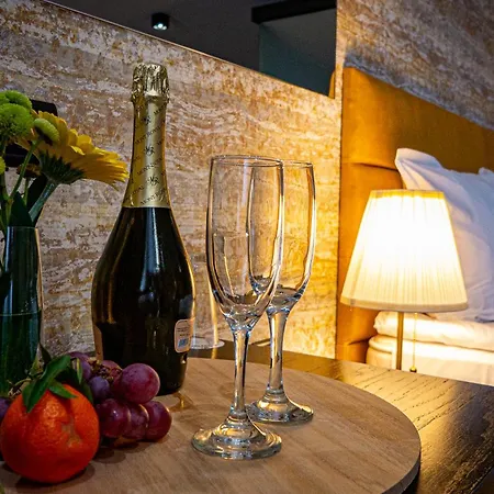 Riverside Boutique 4*