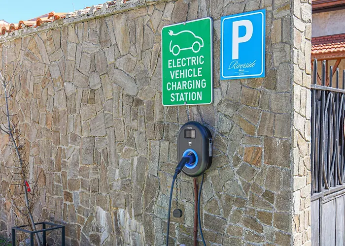 מלון Riverside Boutique בנסקו