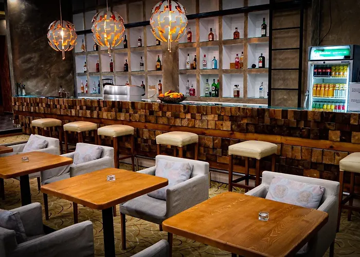 מלון Riverside Boutique בנסקו