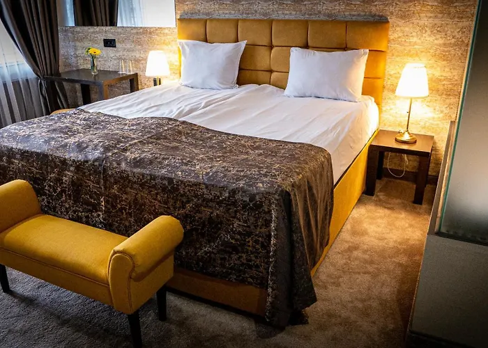 Riverside Boutique 4*