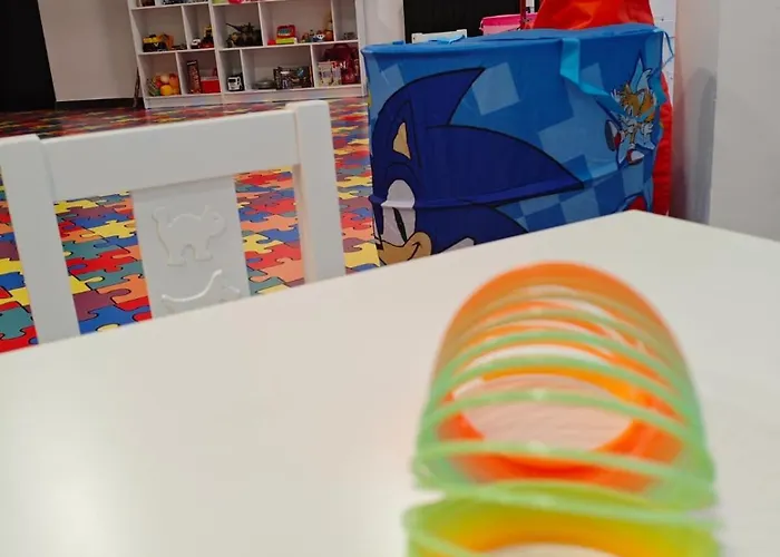 מלון Riverside Boutique 4*