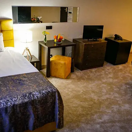 Riverside Boutique 4* 반스코