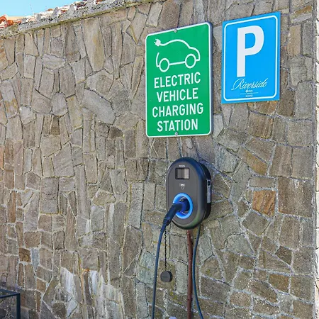 ホテル Riverside Boutique バンスコ