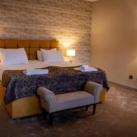 Riverside Boutique 4*