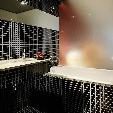 Riverside Boutique 4*