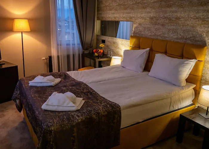Отель Riverside Boutique 4*