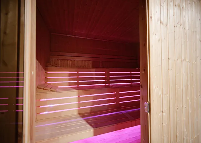 Отель Riverside Boutique 4*