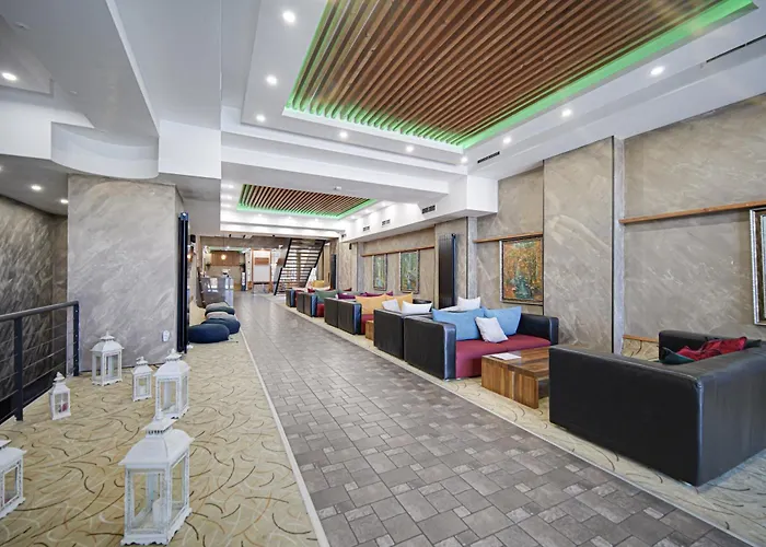 Riverside Boutique Отель